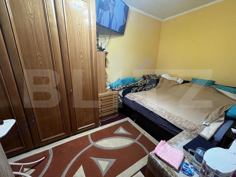 Apartament cu 3 camere semidecomandat, mobilat în Micro 14