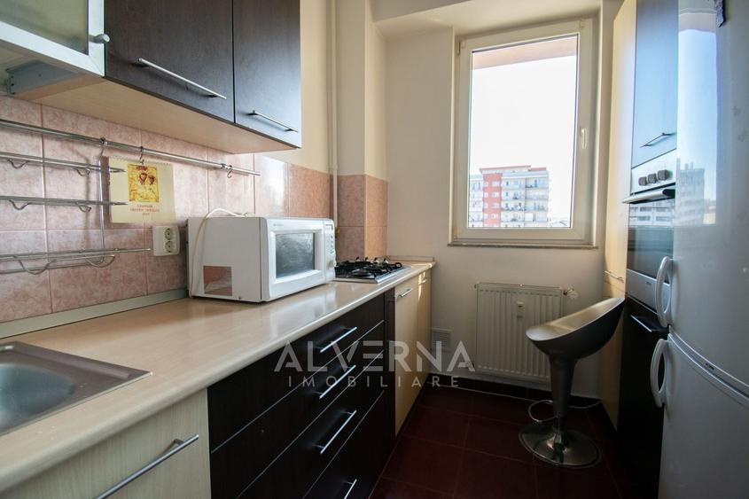 Apartament cu 2 camere semidecomandat, mobilat în Semicentral
