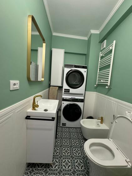 Apartament cu 4 camere decomandat în Ultracentral