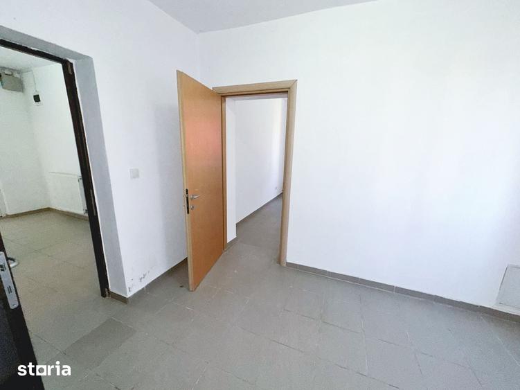 Spațiu comercial, de 300 mp, în Central