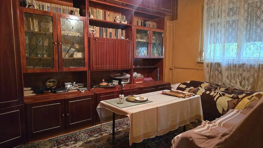 Apartament cu 3 camere decomandat în Progresul