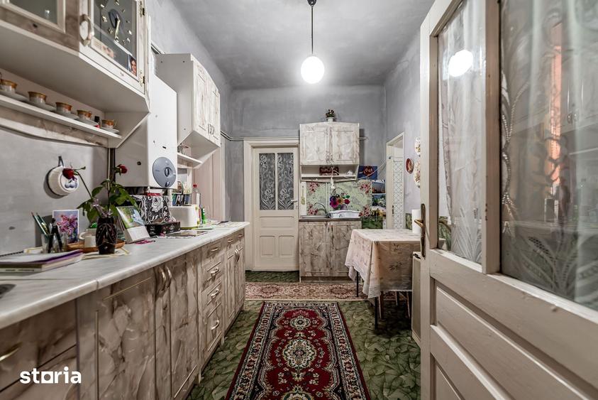 Casă cu 3 camere cu Teren 330 Mp în Central