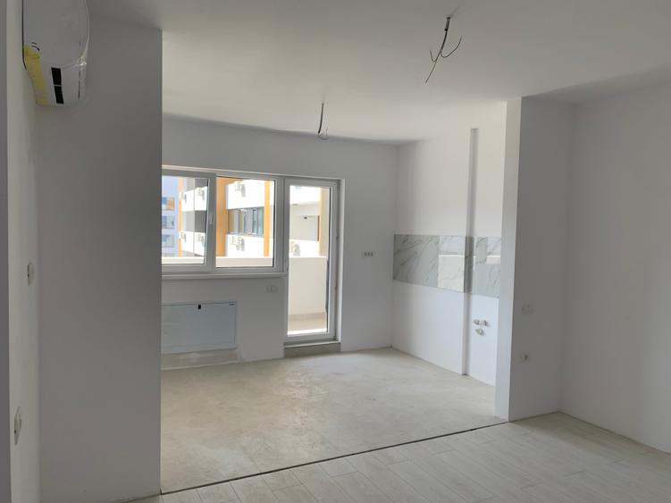 Apartament cu 3 camere decomandat în Berceni