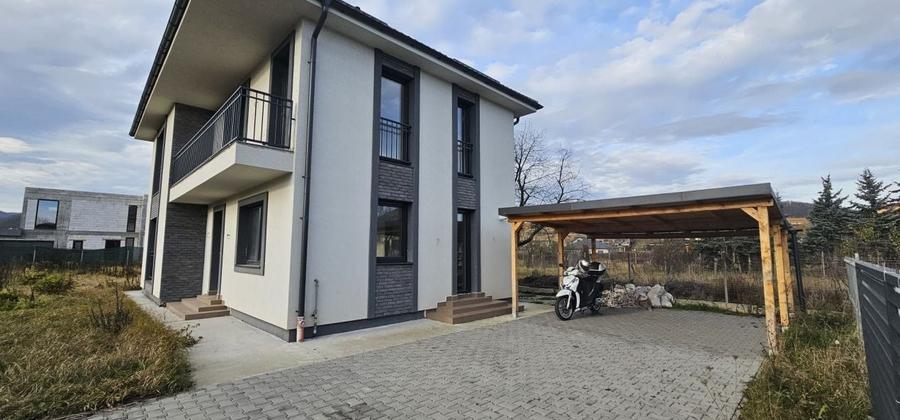 Casă individuală cu 4 camere cu Canalizare în Gilău