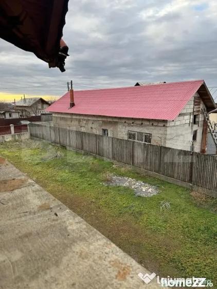Casă cu 7 camere cu Teren 1400 Mp în Central