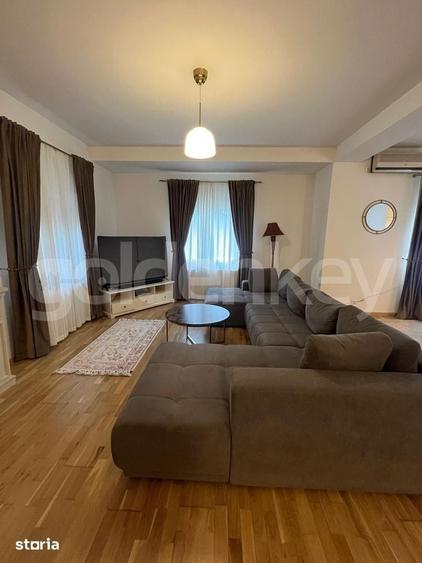 Casă individuală cu 4 camere cu Canalizare în Pipera
