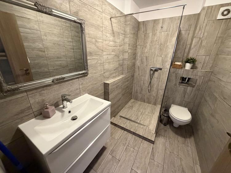 Apartament cu 4 camere decomandat, mobilat în Fundeni