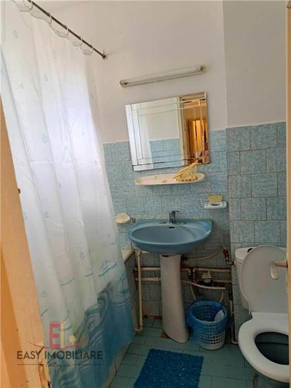 Apartament cu 2 camere semidecomandat în 7 Noiembrie