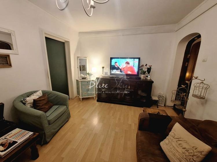 Apartament cu 4 camere semidecomandat în Tomis III