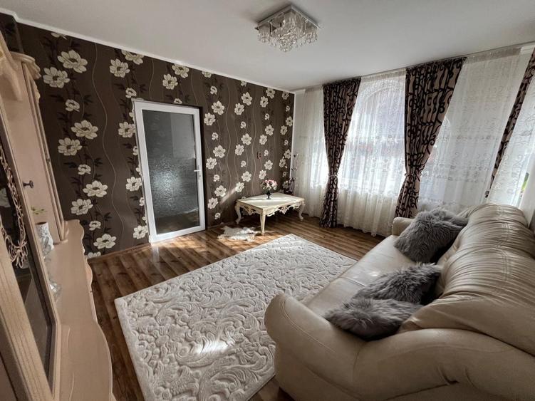 Casă cu 4 camere în Rucăr