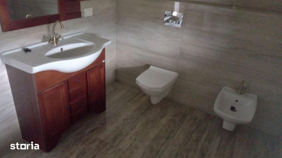 Casă cu 4 camere cu Teren 240 Mp în Cetate