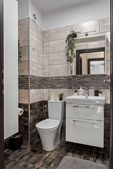 Apartament cu 3 camere decomandat, mobilat în Berceni