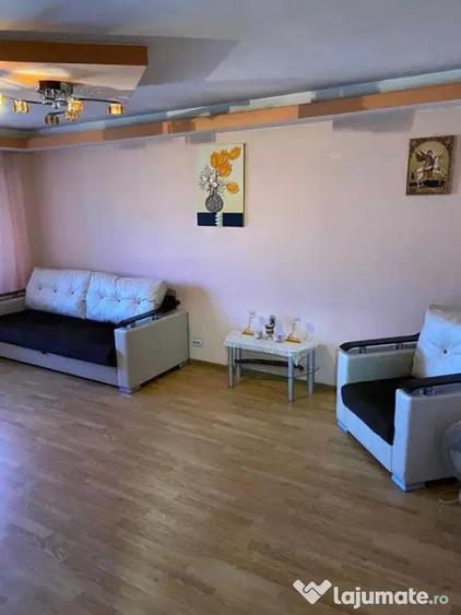 Apartament cu 3 camere decomandat în Obcini