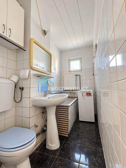 Apartament cu 3 camere semidecomandat, mobilat în Dacia