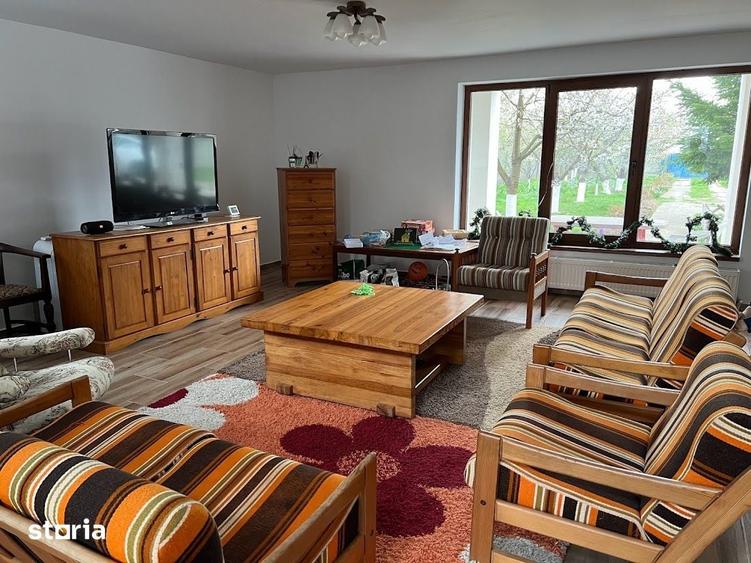Casă cu 6 camere cu Teren 2000 Mp în Gruiu