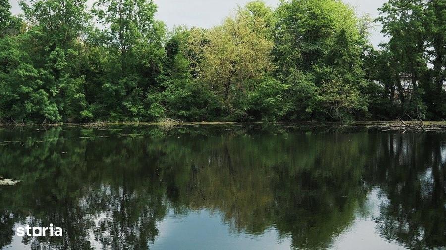 Teren de 63000 mp, în Vânătorii Mici