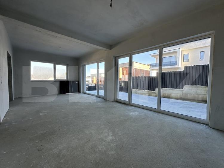 Duplex cu 4 camere cu Teren 370 Mp în Dezmir