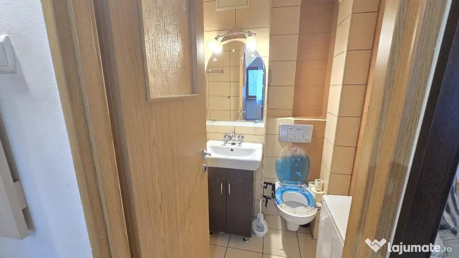 Garsonieră decomandată în Central