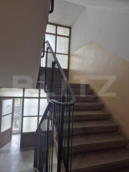 Apartament cu 3 camere decomandat în Dâmbu Pietros — fotografia 3