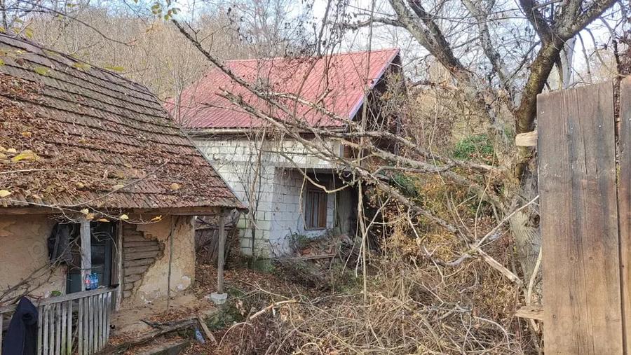 Casă cu 4 camere cu Teren 526 Mp în Odvoș