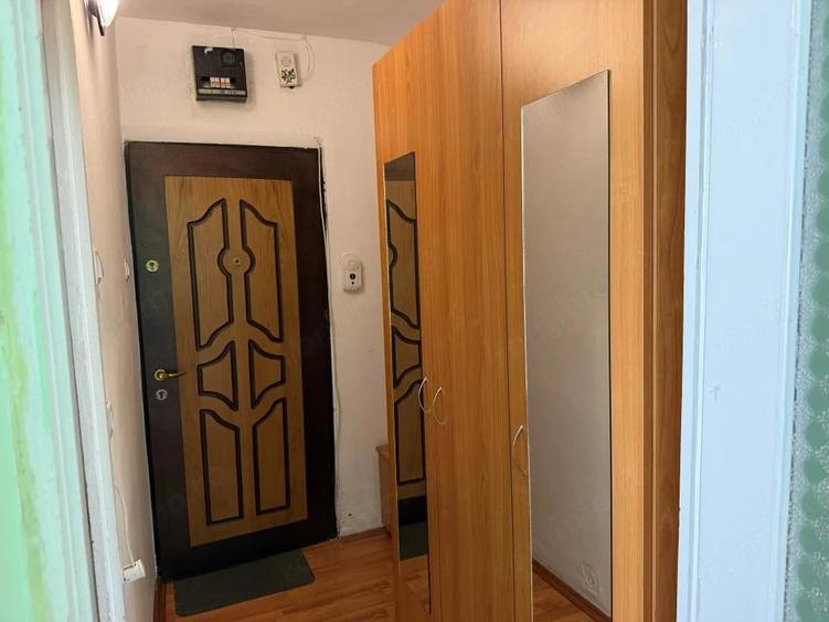 Garsonieră semidecomandată în Sub Arini