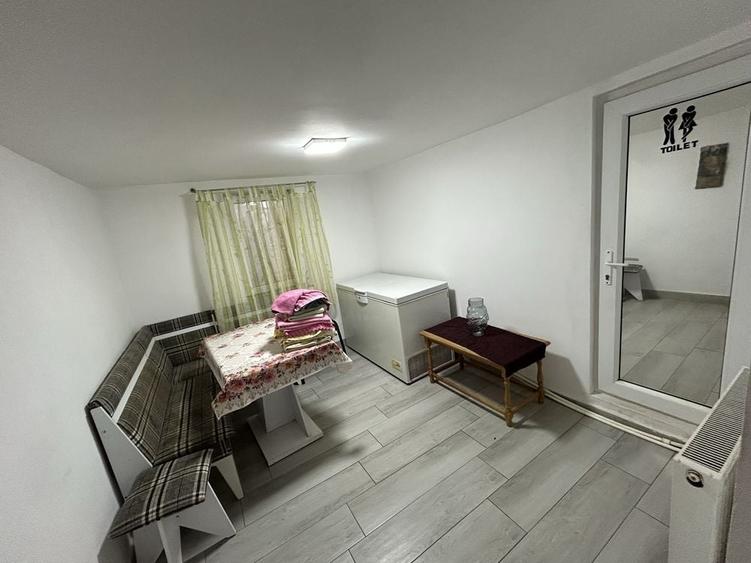 Casă cu 4 camere în Lumina