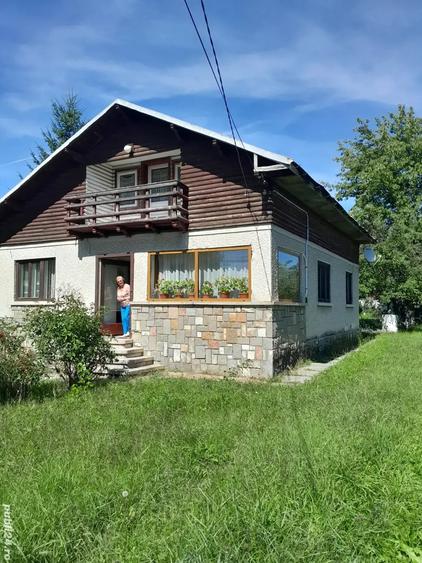 Casă cu 6 camere cu Teren 872 Mp în Central