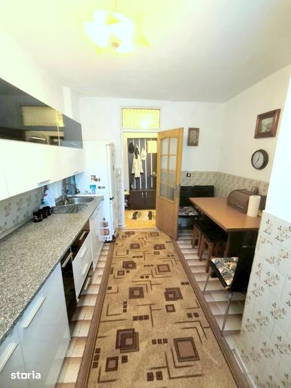 Apartament cu 3 camere decomandat în Tineretului