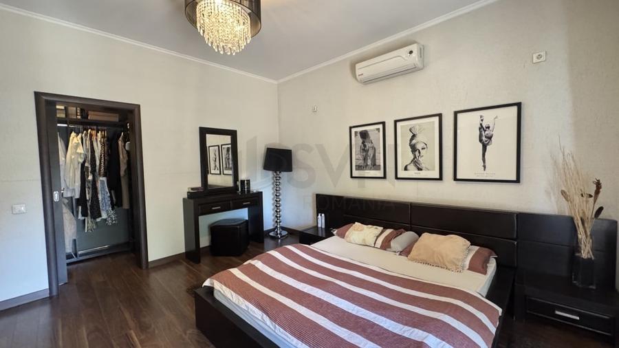 Casă individuală cu 5 camere cu Teren 700 Mp în Central