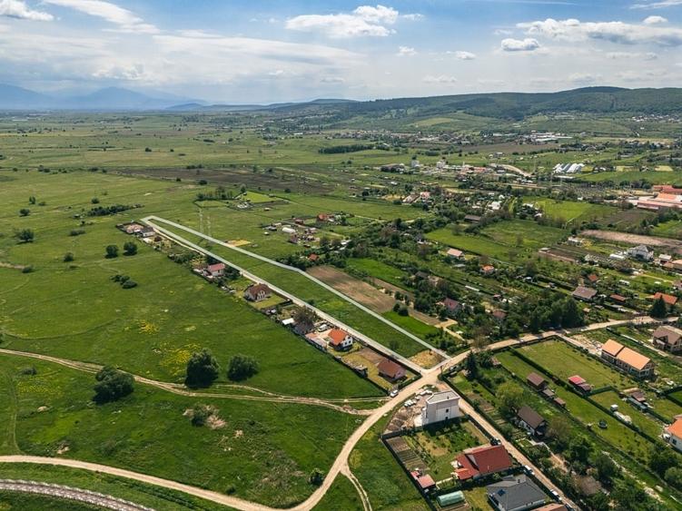 Teren Construcții intravilan de 10000 mp, în Central