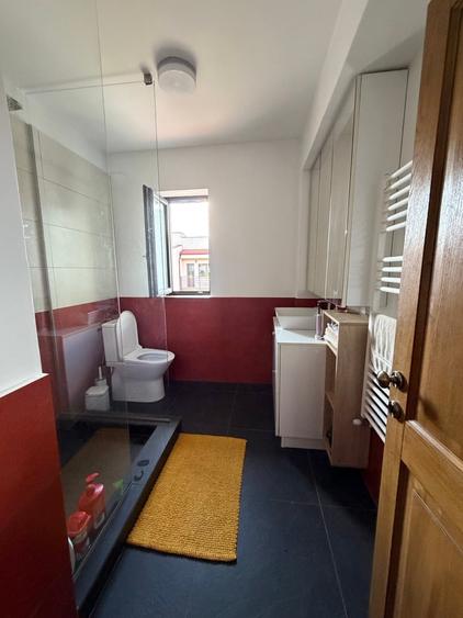 Duplex cu 5 camere cu Canalizare în Florești