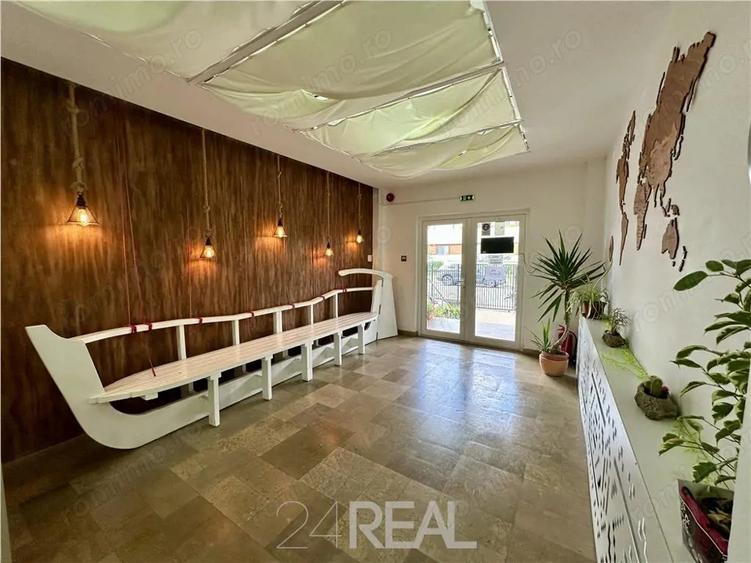 Casă cu 27 camere cu Canalizare în Central