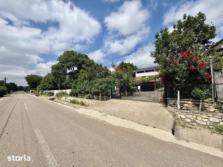 Casă cu 5 camere cu Teren 3344 Mp în Țifești