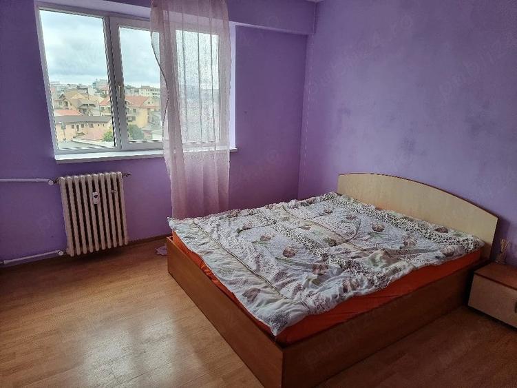 Apartament cu 2 camere decomandat în Casa de Cultură