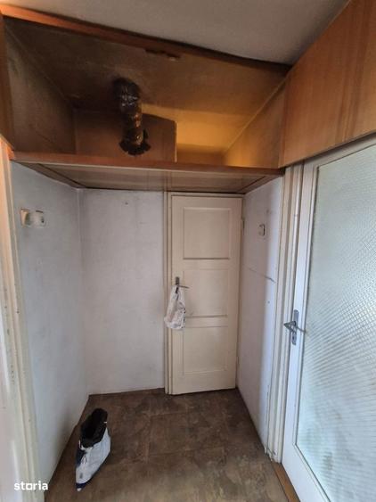 Apartament cu 3 camere semidecomandat în Ștefan cel Mare