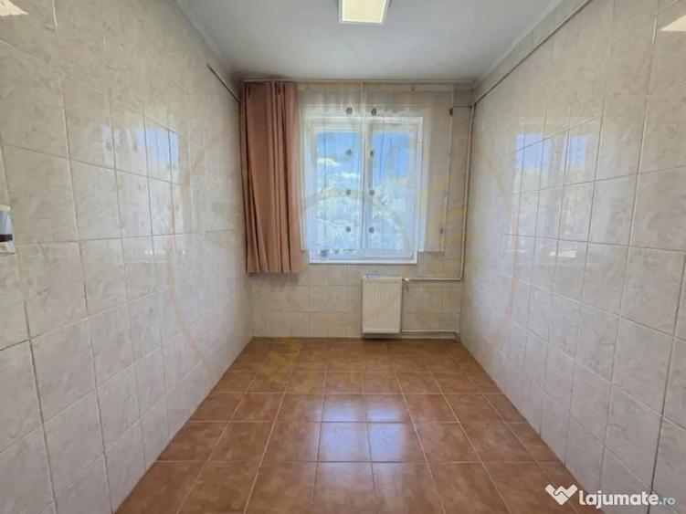 Apartament 2 camere semidecomandat/nemobilat - zona Fratii G - 16