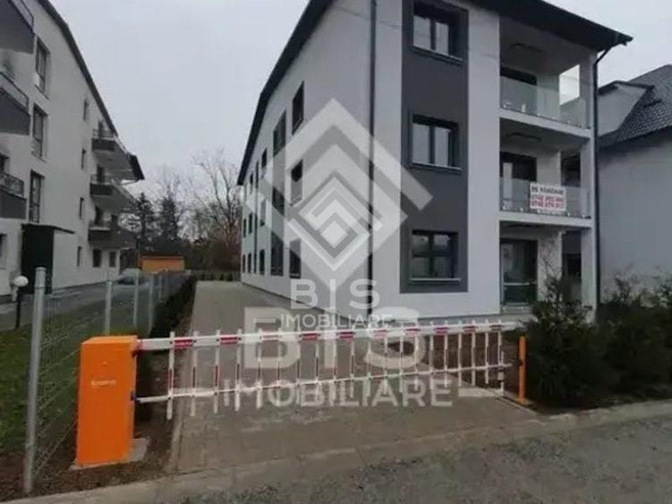 Apartament cu 3 camere semidecomandat în Vest