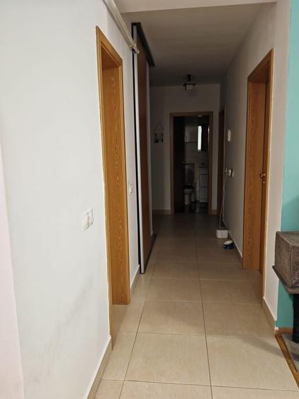 Apartament cu 3 camere decomandat în Exterior Vest