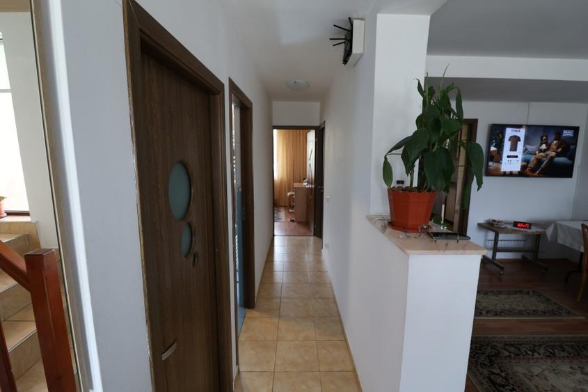 Casă individuală cu 4 camere cu Canalizare în Big-Bascov
