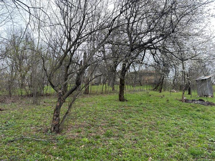 Teren Construcții intravilan de 1518 mp, în Șotrile