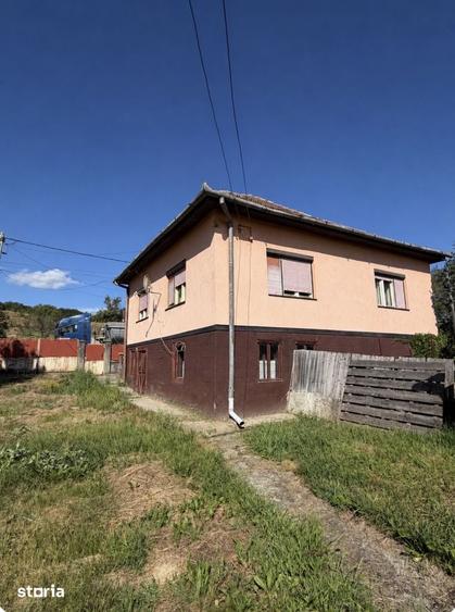 Casă cu 3 camere cu Teren 5000 Mp în Sânpaul