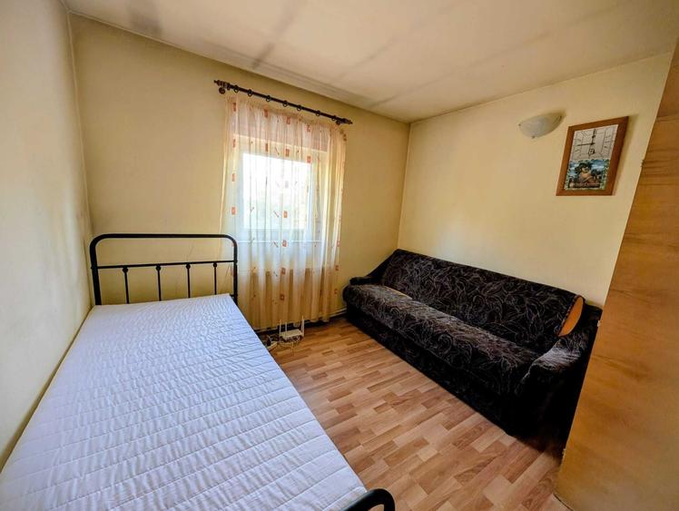 Casă cu 4 camere cu Teren 100 Mp în Central