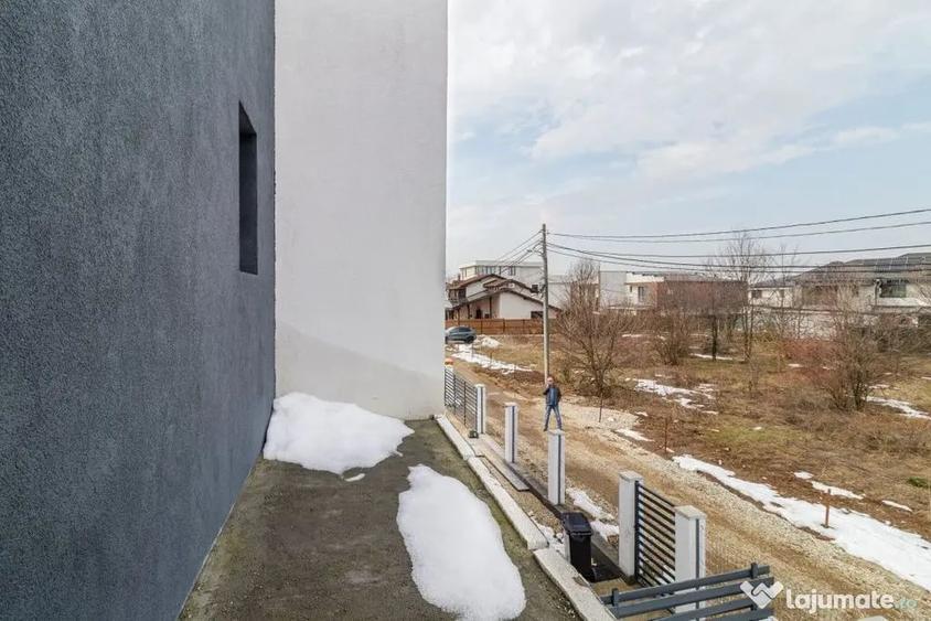 Casă cu 4 camere cu Teren 409 Mp în Corbeanca