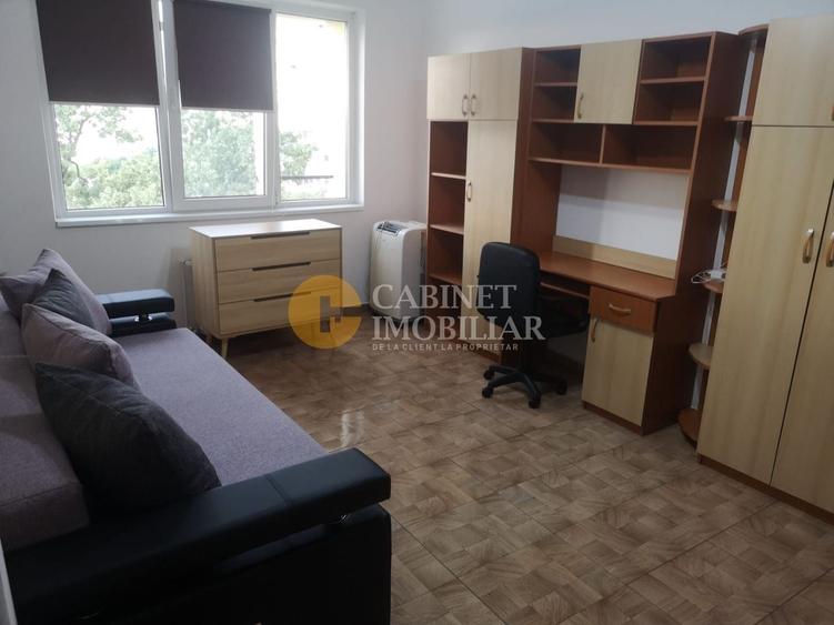 Apartament cu 2 camere decomandat, mobilat în Piața Unirii