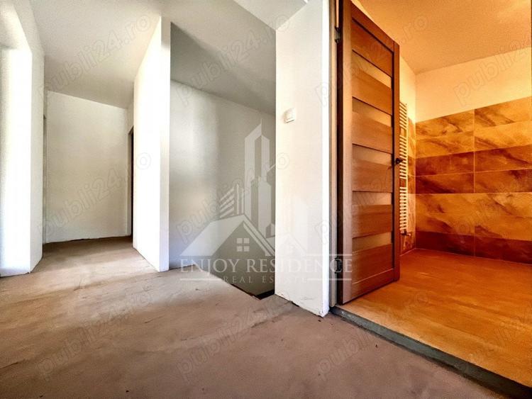 Casă cu 6 camere cu Teren 298 Mp în Militari