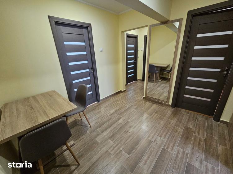 Apartament cu 3 camere în Micro 16