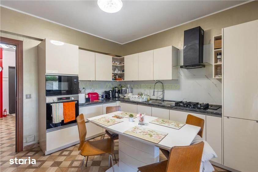 Casă cu 5 camere cu Teren 300 Mp în Central