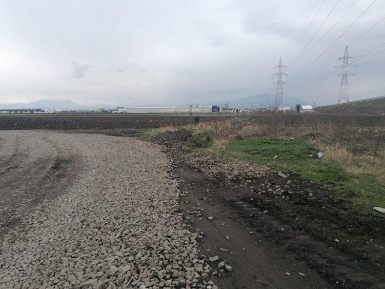Teren Construcții intravilan de 11000 mp, în Stupini