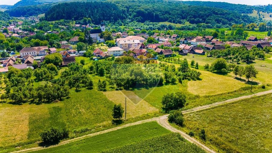 Casă individuală cu 6 camere cu Teren 2794 Mp în Bunești