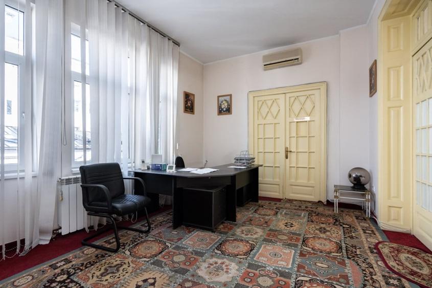 Casă individuală cu 16 camere cu Canalizare în Unirii